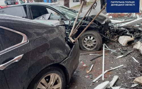 В центре Мариуполя тройная авария: пострадали 4 человека