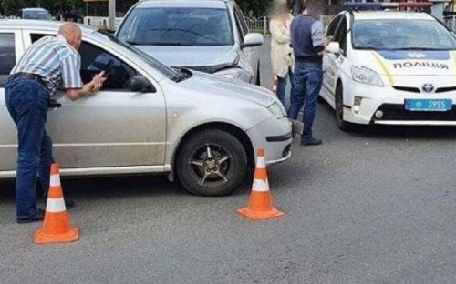 В центре Мариуполя у подземного перехода произошла авария (ФОТО)