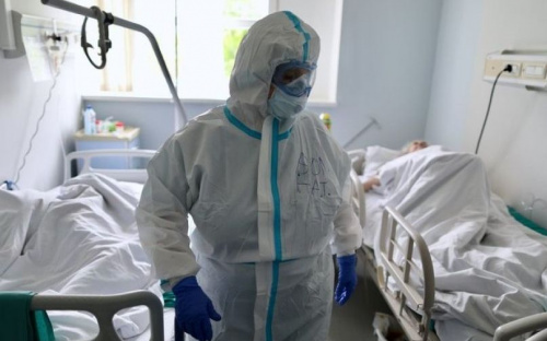 В Мариуполе медики, работающие с «коронавирусными» больными, получают до 30 тысяч гривен