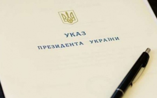 Мариуполь уже второй день живет с военным положением?