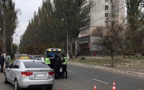 В Мариуполе на перекрёстке столкнулись легковушки