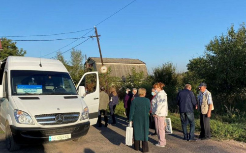 В прифронтовые поселки Донбасса пустят бесплатные автобусы