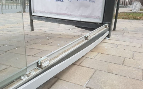 В Мариуполе ищут «крушителя» нового остановочного павильона