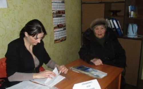 Мобильный офис.Чиновники в Мариуполе стали ближе к народу (ФОТО)