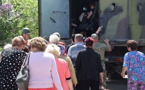 Появилось видео обстрела КПВВ «Гнутово» под Мариуполем (ФОТО+ВИДЕО)