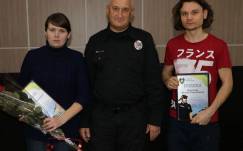 В Мариуполе кондуктор и пассажир помогли задержать вора (ФОТО)