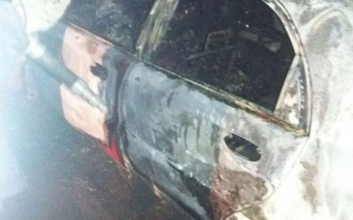 На въезде в Мариуполь авто врезалось в Сталевара и загорелось (ФОТО)