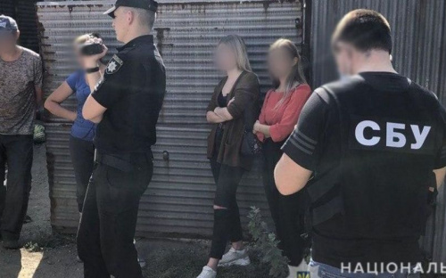 В Мариуполе наркодилеры-конспираторы наладили сбыт тяжелых наркотиков