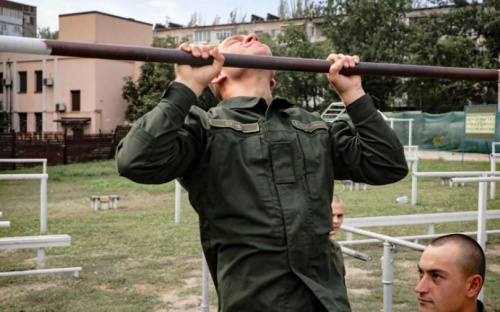 Как военные, защищающие Мариуполь, принимали участие в Дне физкультуры (ФОТОРЕПОРТАЖ)