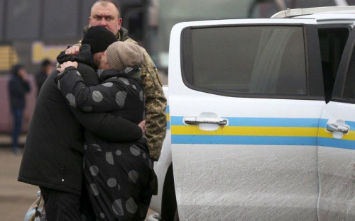 Пленникам боевиков выплатят денежную помощь в Мариуполе