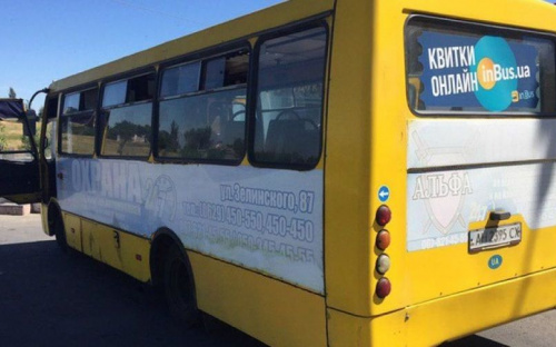 В Мариуполе проверили маршрутки. В двух автобусах перетянули сидения (ФОТО)