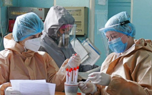 Заболеваемость остается на высоком уровне: коронавирусом за сутки заразились более тысячи украинцев