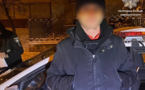 Двух подозрительных мужчин ночью в Мариуполе задержали полицейские