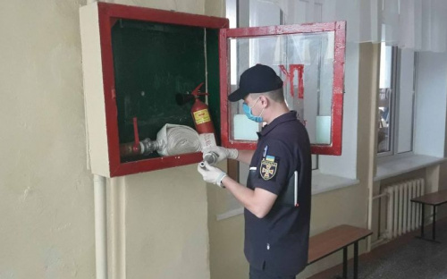 Спасатели проверят школы накануне нового учебного года