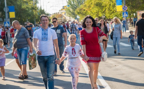 День города в Мариуполе: Ретроспектива - от группы «Любэ» в 2012-ом до гигантского флага Украины – в 2016-ом (ФОТО+ВИДЕО)