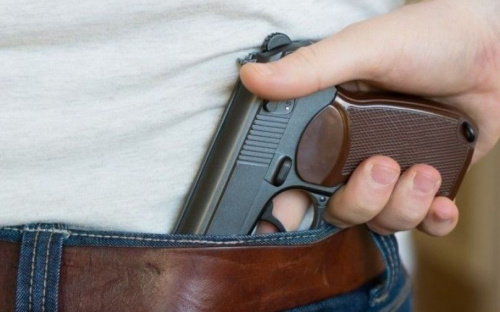 На мариупольском перекрестке неизвестные ранили мужчину из пистолета