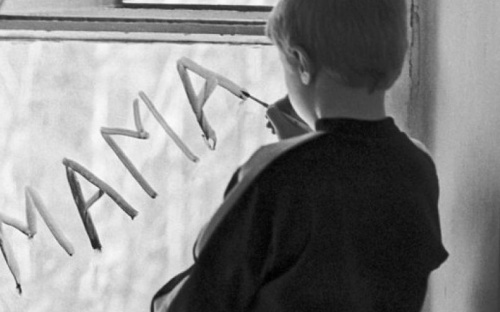 На Донетчине в антисанитарных условиях без присмотра и еды замерзали четверо детей