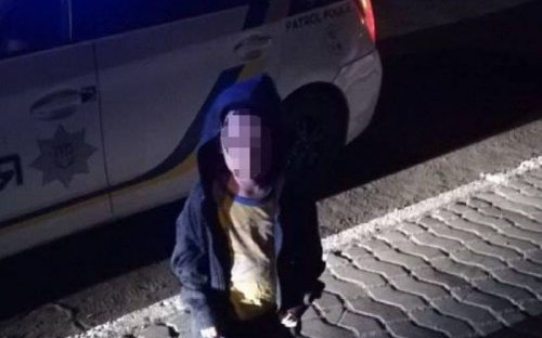 В Мариуполе 12-летний мальчик потерял 3-летнего брата: ребенка нашли патрульные (ФОТО)