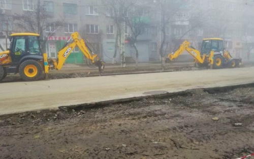 Перекрыли и разрыли: как идет ремонт на проспекте Строителей в Мариуполе