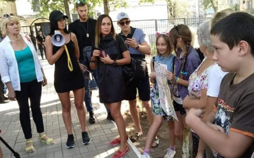 Мариупольцу, зарезавшему собаку на глазах у детей, сообщено подозрение в преступлении (ФОТО+ВИДЕО)