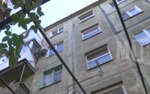 В Мариуполе разрушается жилой дом: жители многоэтажки бьют тревогу