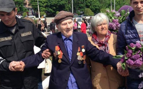Мариупольцев приглашают поздравить ветерана со 103-летием (ФОТО)