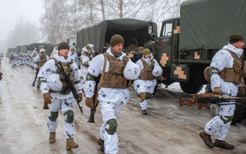 Обострение ситуации на Донбассе: ранены военные и гражданские, повреждены здания и коммуникации