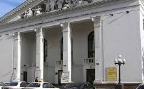Драматический театр Мариуполя открывает сезон