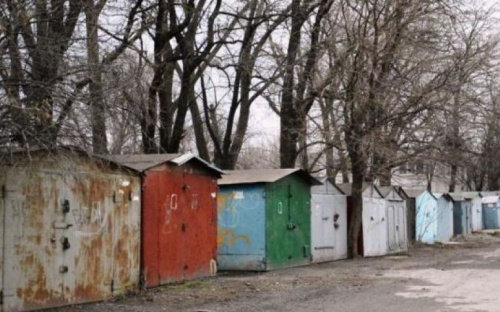 Из мариупольских дворов хотят убрать гаражи