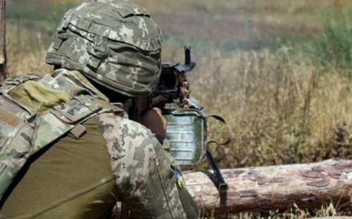 На Донбассе ранен украинский военный