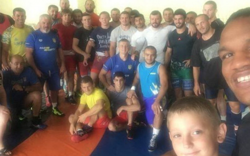 Мариуполец провел день со сборной Украины и чемпионом мира по греко-римской борьбе (ФОТО)