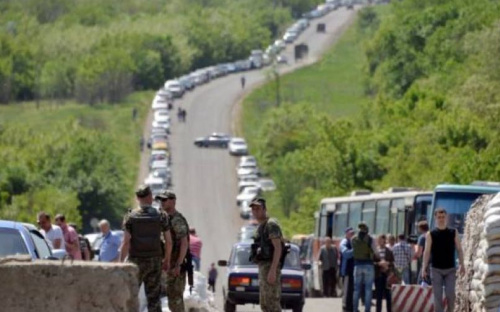 Боевики не выпускают людей из оккупированной части Донбасса