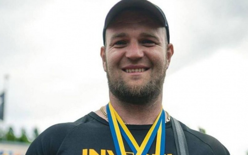 Мариупольский призер «Игр непокоренных» подал в суд на больницу, спасшую ему руки