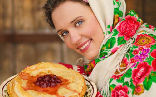 Мариупольцы отмечают Масленицу. Как ее праздновали в Приазовье и будут ли сжигать Марену в этом году?
