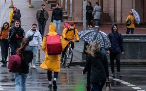 Новые тарифы, добавка к пенсии и электронные больничные: что ждет украинцев в октябре