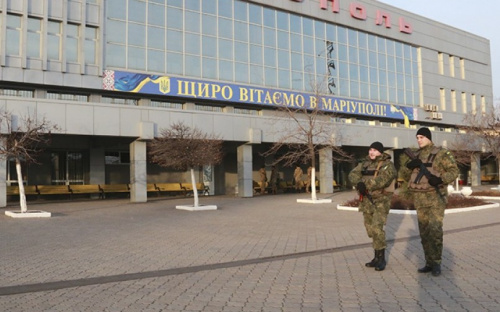 Дымовые шашки, запалы к гранатам и патроны изъяли полицейские на железнодорожном и автобусном вокзалах в Мариуполе