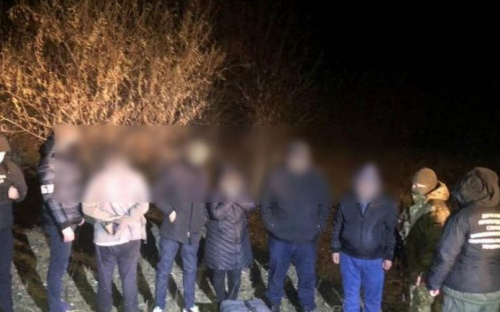 Пробиравшихся через границу в темноте азербайджанцев задержали на Луганщине