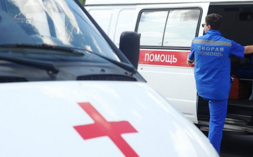 Искала выход: в Мариуполе пенсионерка упала с высоты