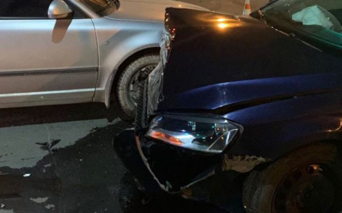 На перекрестке в Мариуполе не разминулись две легковушки