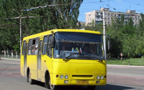 Мариупольцы просят расширить популярный маршрут частного перевозчика