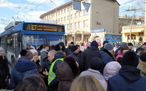  Участникам несанкционированной акции в Мариуполе грозит до трех лет колонии (ОБНОВЛЕНО)