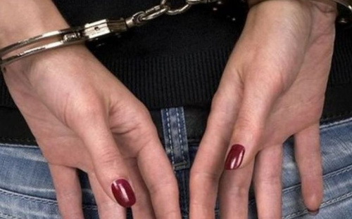 Ранее судимая мариупольчанка избила и ограбила пенсионера на Хмельнитчине  (ФОТО)