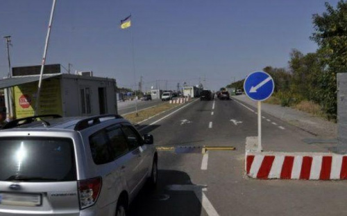На въезде в Мариуполь военные задержали мужчин, причастных к вооруженным формированиям РФ