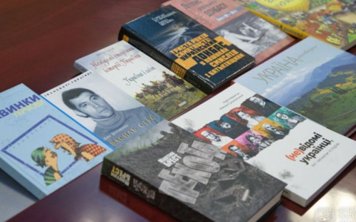 Донетчине подарили более 3000 книг на украинском и английском