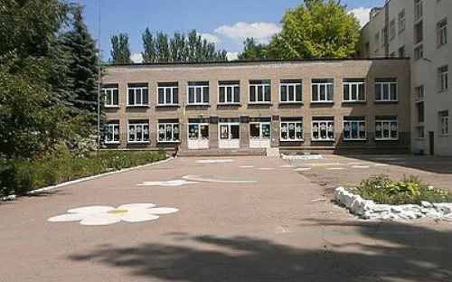 На Донетчине загорелся лицей