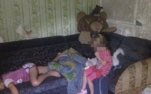 В Мариуполе мать-алкоголичка оставила четверых детей на произвол судьбы (ФОТО)