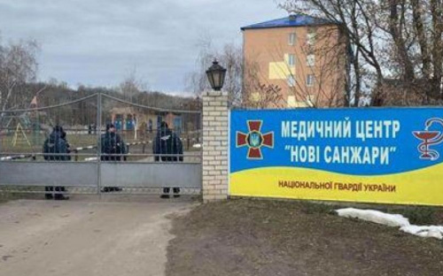 Фонд Рината Ахметова поможет эвакуированным из Китая