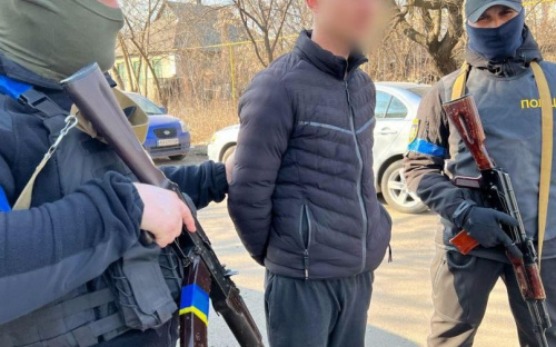 На Донетчине мошенник за вознаграждение обещал вывезти мариупольцев из города