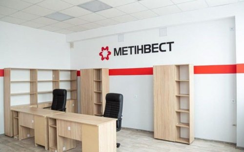 В новый год с обновленным помещением: в цехе мариупольского меткомбината отремонтировали диспетчерскую