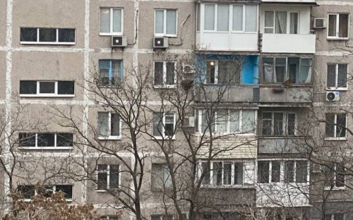 Мариупольская пенсионерка хотела выпрыгнуть из окна на восьмом этаже